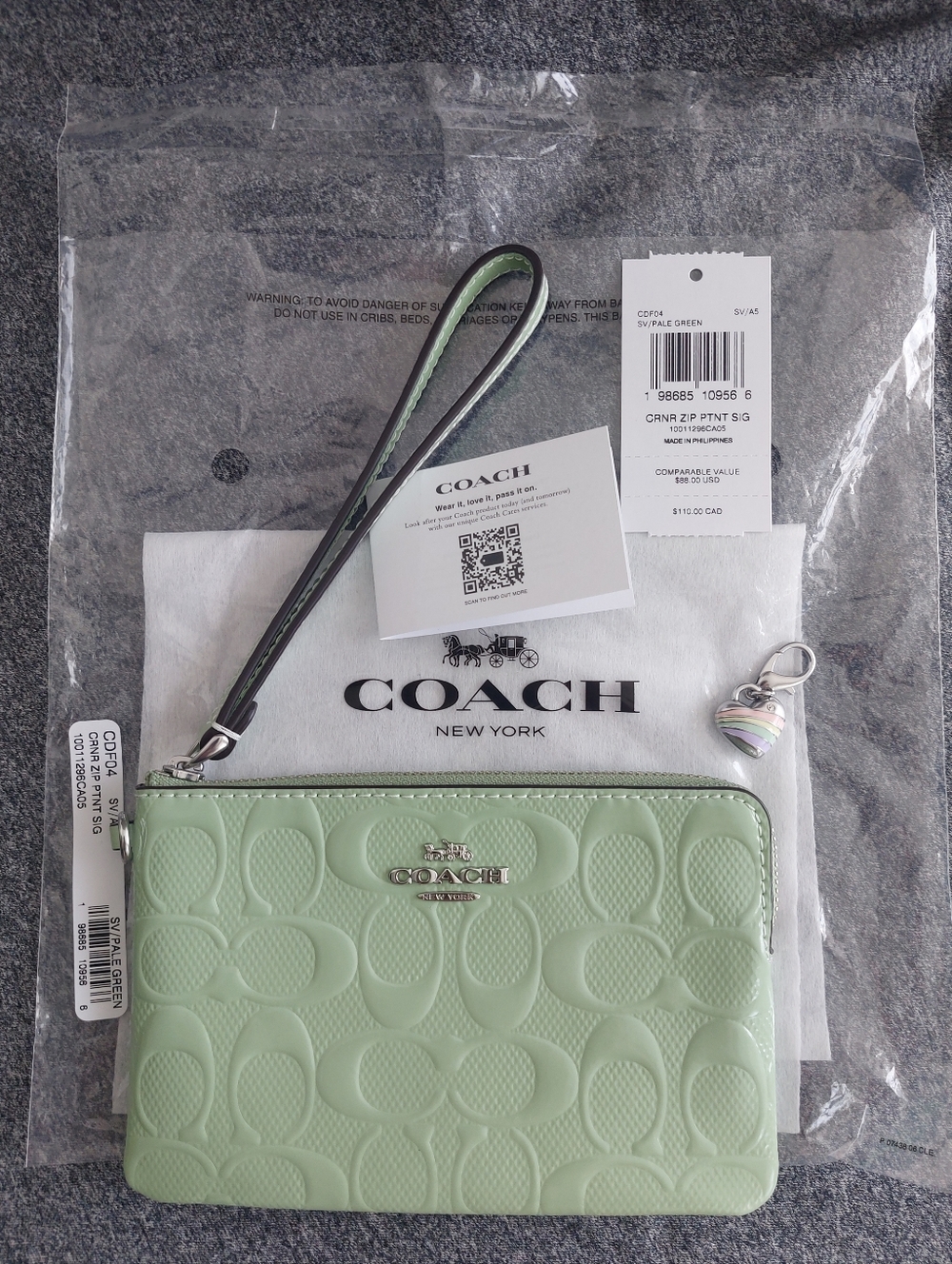 NWT Coach Pastel Green Corner Zip Wristlet Wallet -With Heart Charm